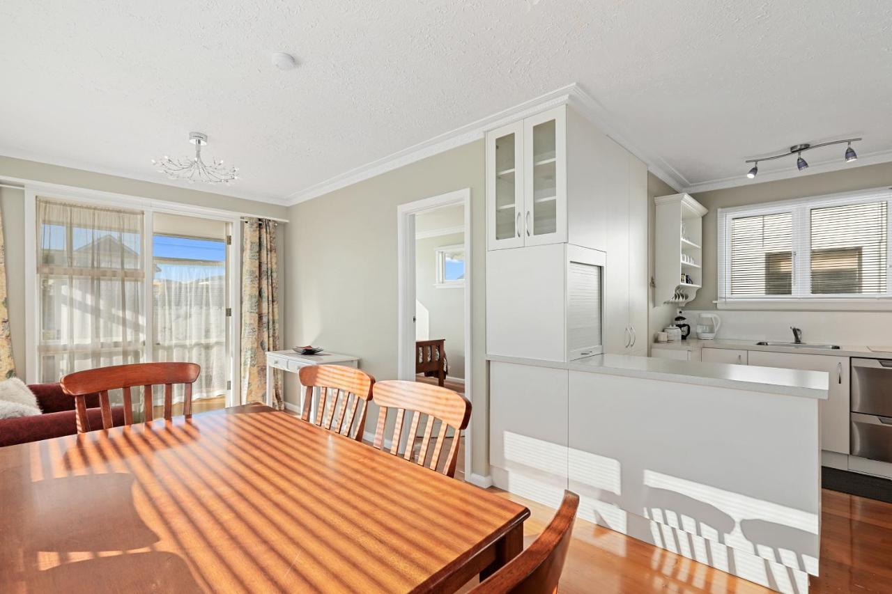 Coastal City Retreat - New Brighton Accommodation クライストチャーチ エクステリア 写真