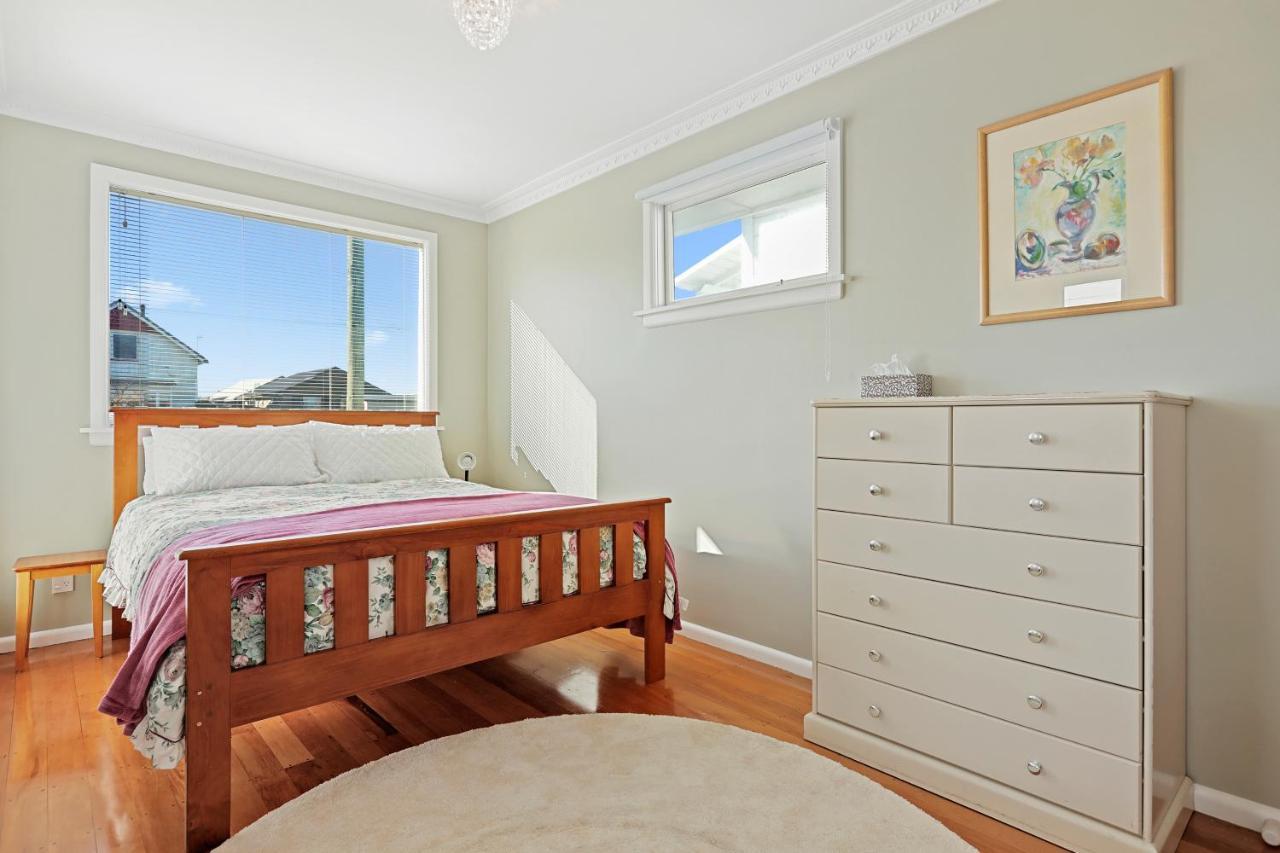 Coastal City Retreat - New Brighton Accommodation クライストチャーチ エクステリア 写真